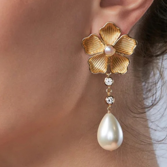 Sparkler Pearl Drop Earrings - Picture 2 of 2